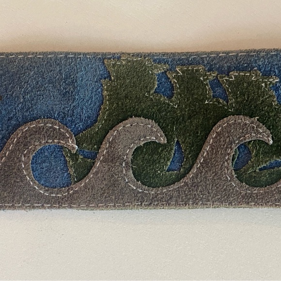 Vintage Leather Belt with Gold Buckle Nautical theme with pirate ship and waves - Picture 3 of 7